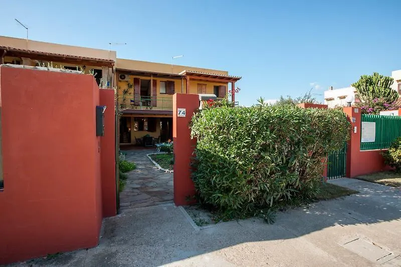 Strelitzia Holiday House Quartu Sant'Elena 0*,