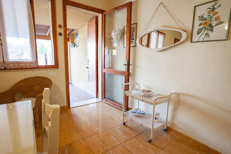 Strelitzia Holiday House Quartu Sant'Elena 0*,  Italien