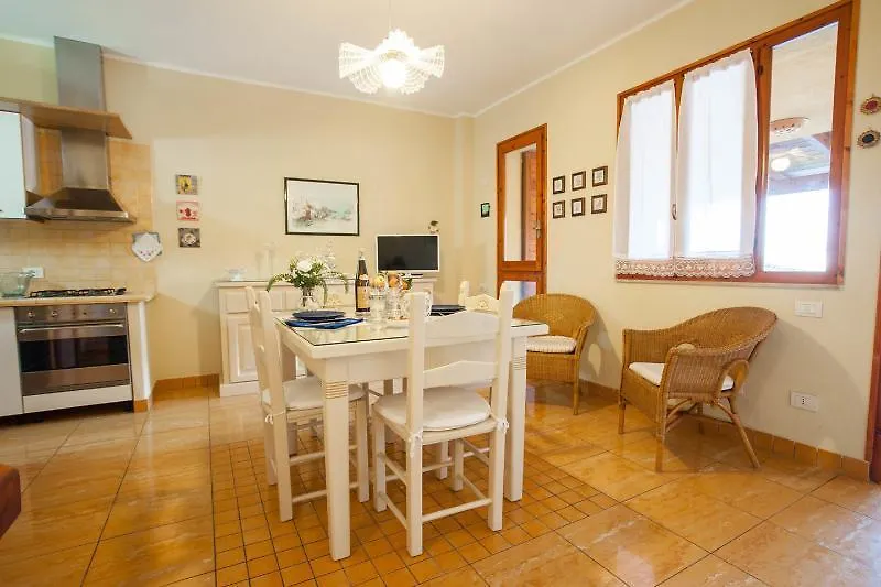Feriehus Strelitzia Holiday House Quartu Sant'Elena Italien